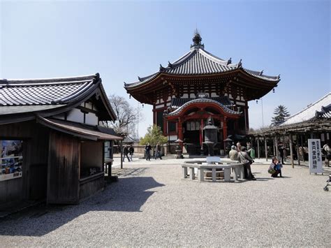 De Kōfuku-ji tempel brand; Een symbool van Nara periode architectuur en de onvoorspelbaarheid van het lot