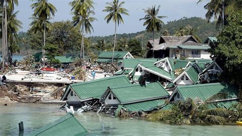 De Tsunami van 2004: Een Natuurramp met Historische Consequenties voor de Stille Oceaan en Indonesië